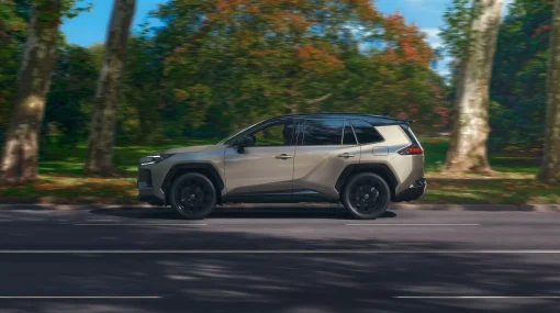 RAV4_009a_HEV_26_WEB