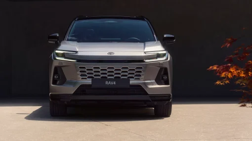 RAV4_012_PHEV_26_WEB_crop
