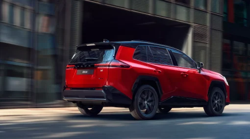 RAV4_036_GR+SPORT_26_WEB_crop