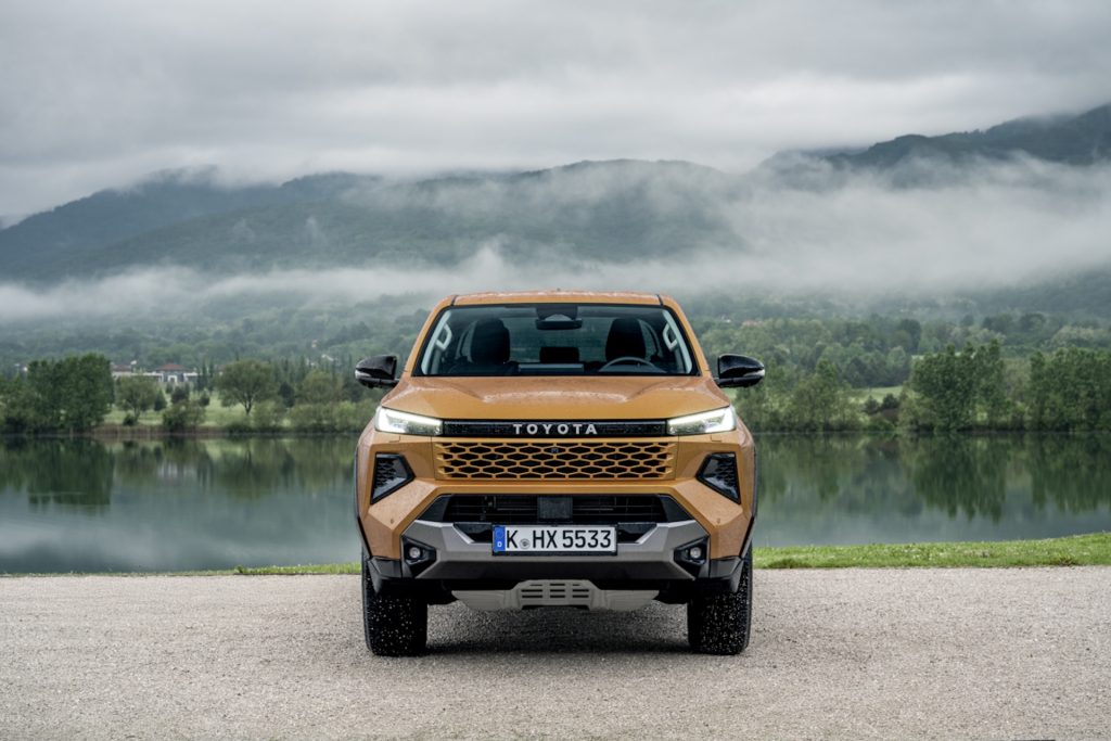 Hilux 2.8D daļējs hibrīds tagad pieejams Toyota pārstāvniecībās visā Latvijā