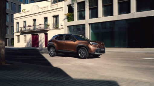 Jaunais Toyota Yaris Cross pilsētā